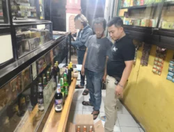 Sikat Miras! Polres Garut Amankan Puluhan Botol di Tarogong Kaler : Mitra Sindikasi